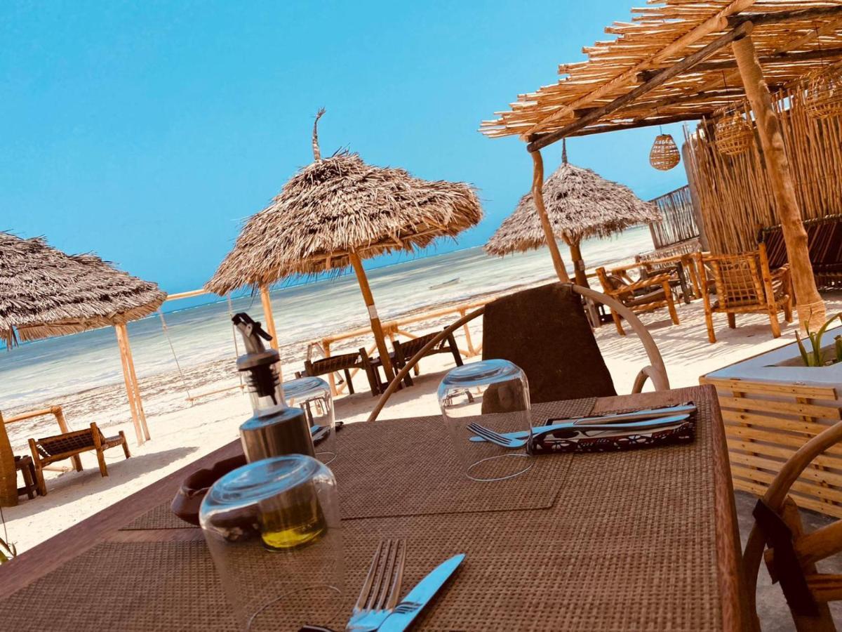 Helwas Zanzibar Beach Hotel Bwejuu Exterior photo