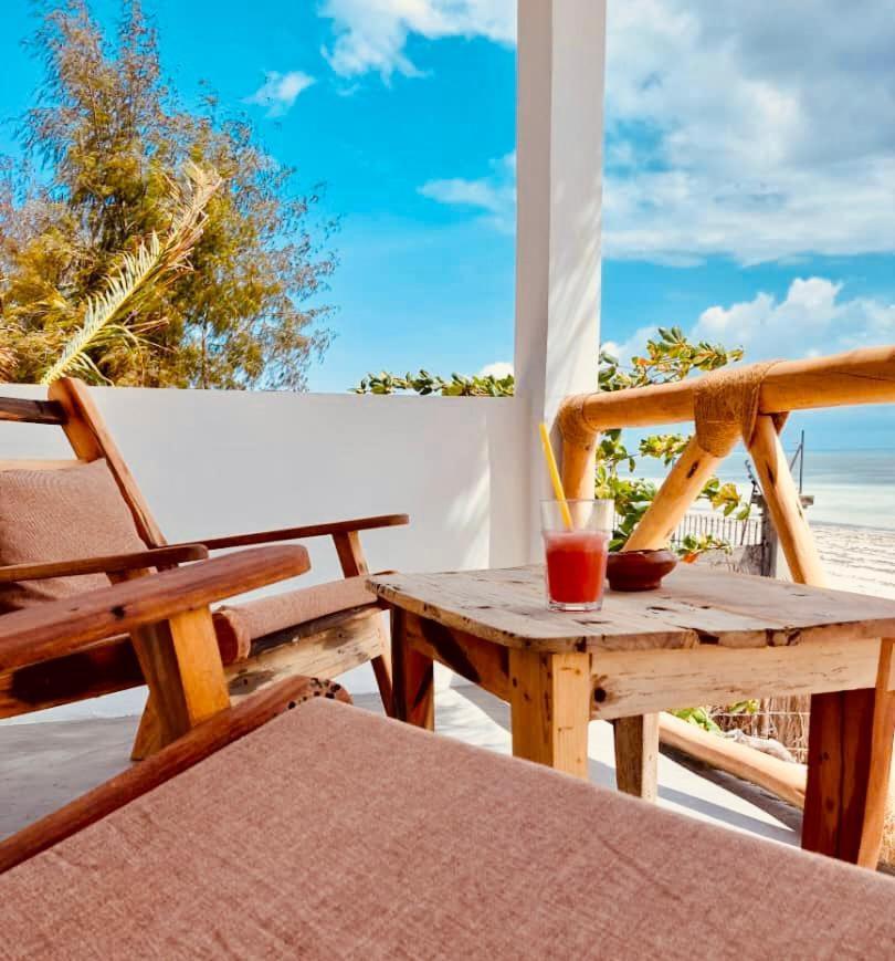 Helwas Zanzibar Beach Hotel Bwejuu Exterior photo