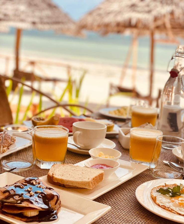 Helwas Zanzibar Beach Hotel Bwejuu Exterior photo