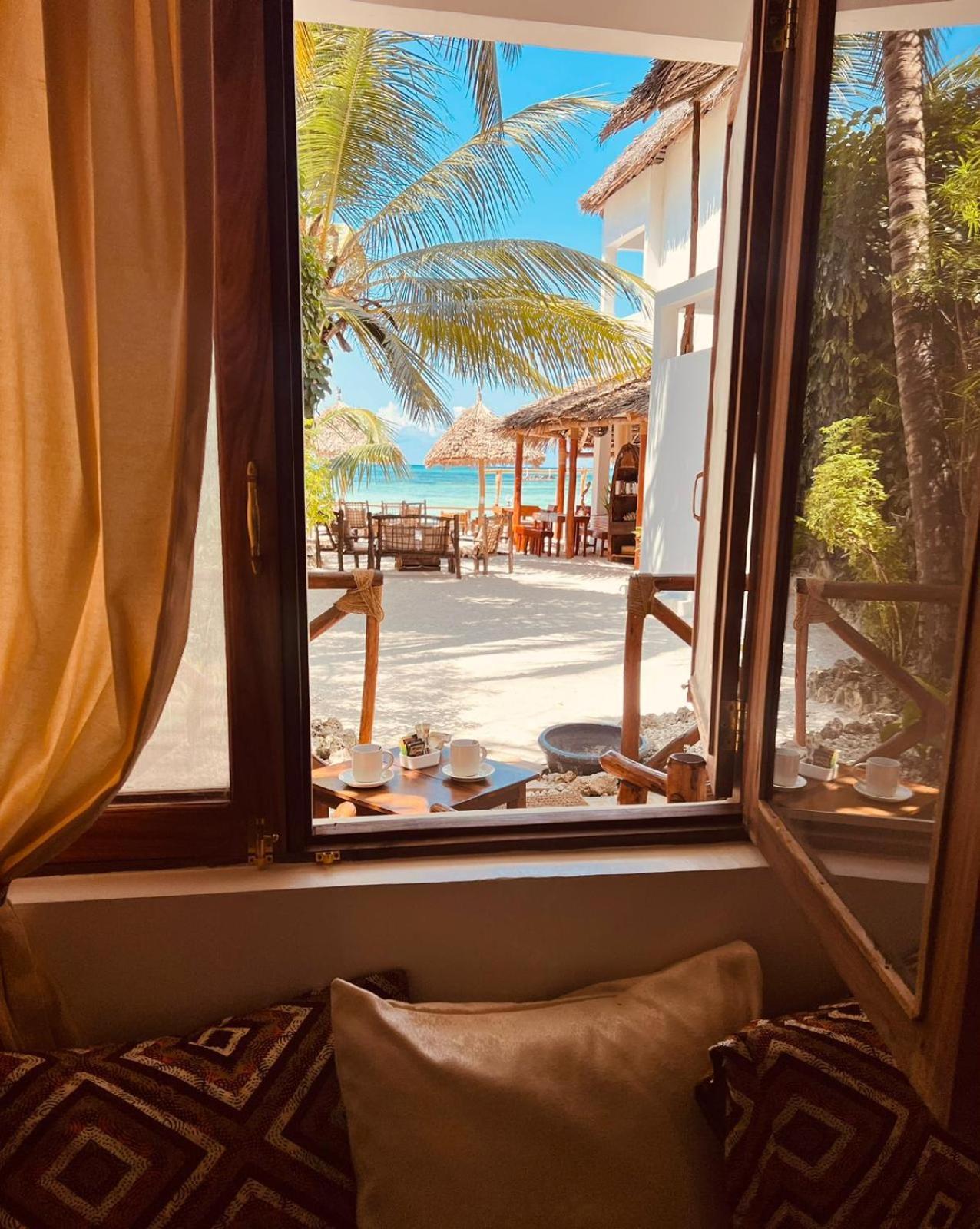 Helwas Zanzibar Beach Hotel Bwejuu Exterior photo