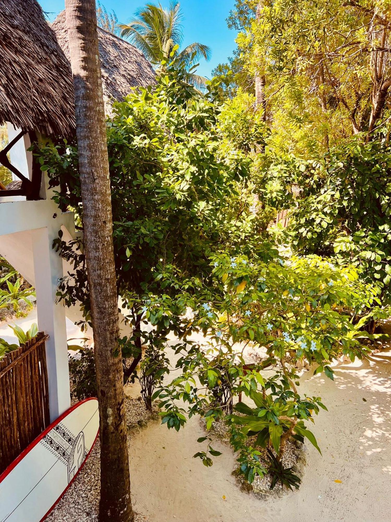 Helwas Zanzibar Beach Hotel Bwejuu Exterior photo