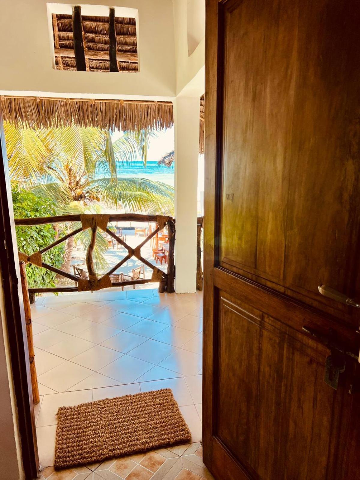 Helwas Zanzibar Beach Hotel Bwejuu Exterior photo